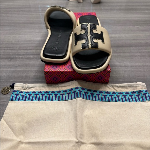 Tory Burch Double T slide - Picture 3 of 4